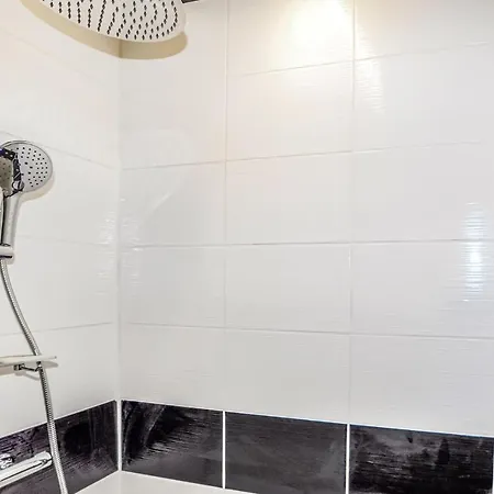 1 Bedroom Stunning In בית נופש
