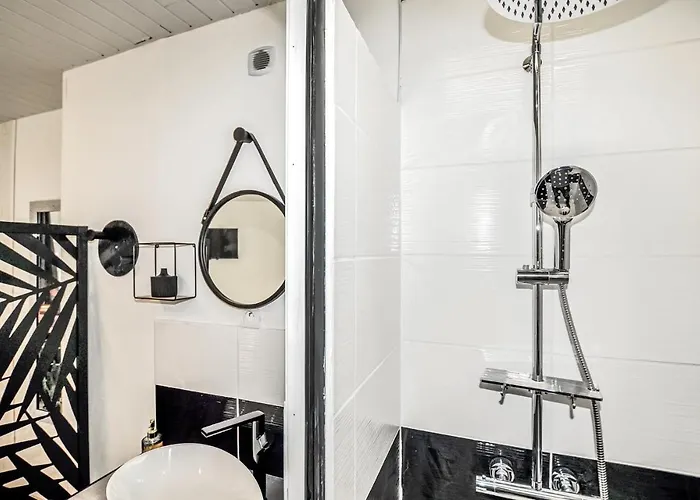 1 Bedroom Stunning In *