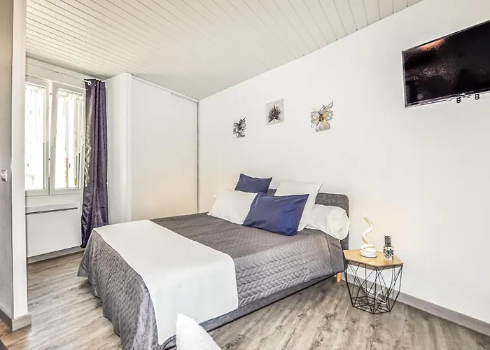 1 Bedroom Stunning In
